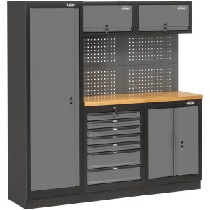 Arbeidsplass m.skap og skuffer